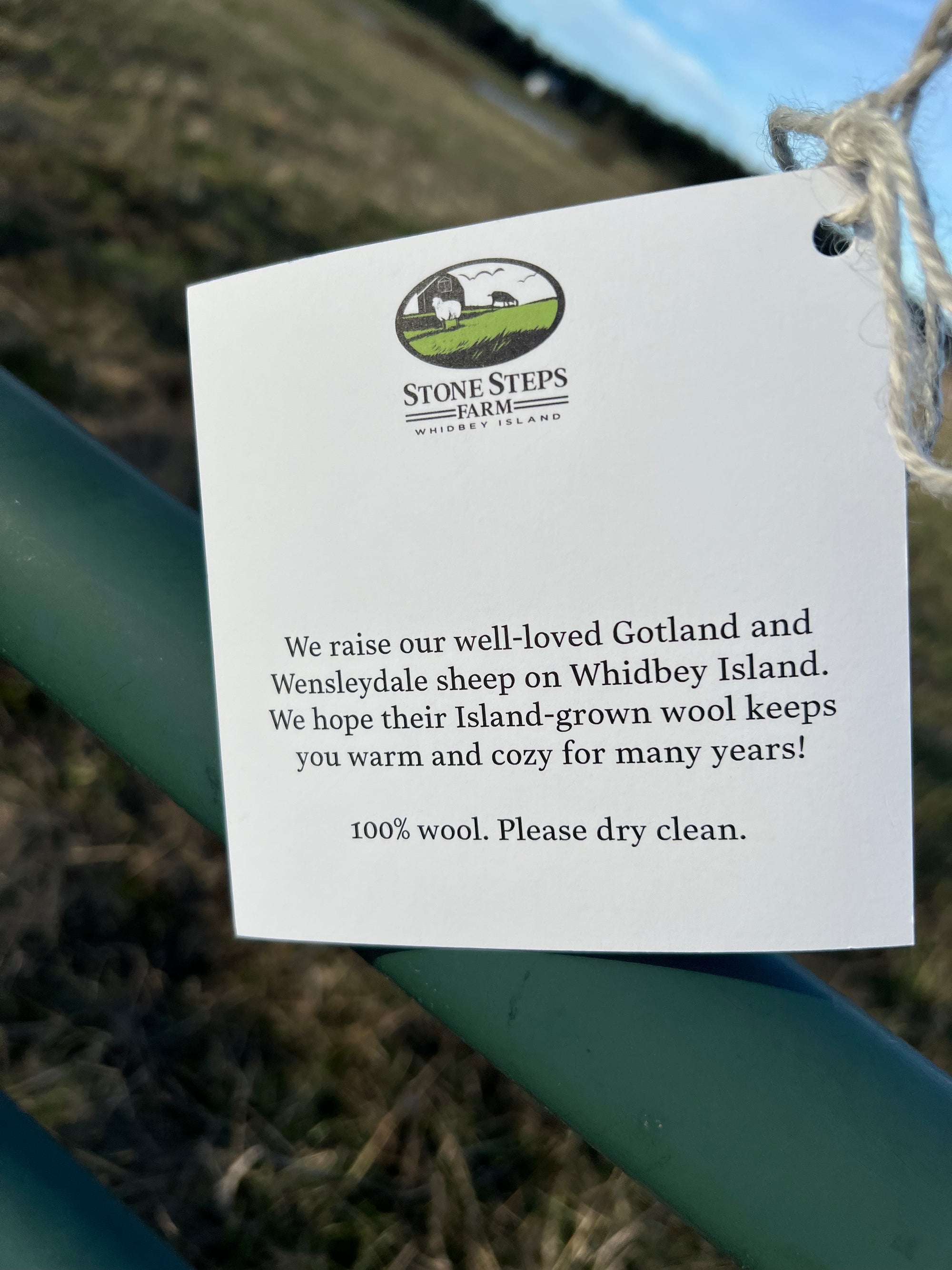 Chunky Throw With Twisted Fringe in Light Gray/Charcoal Gray Herringbone