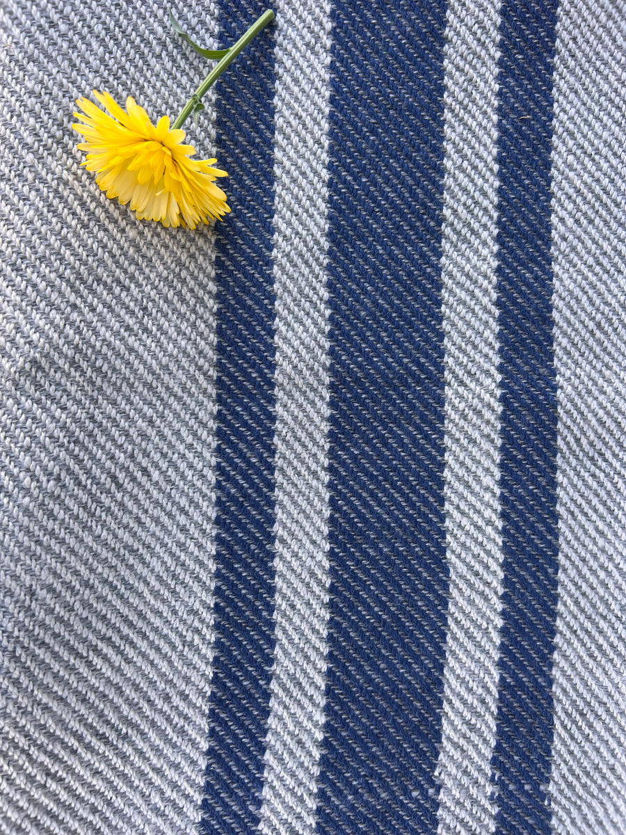 Finely Woven Throw With Twisted Fringe in White/Gray Twill With 3 Marine Blue Stripes