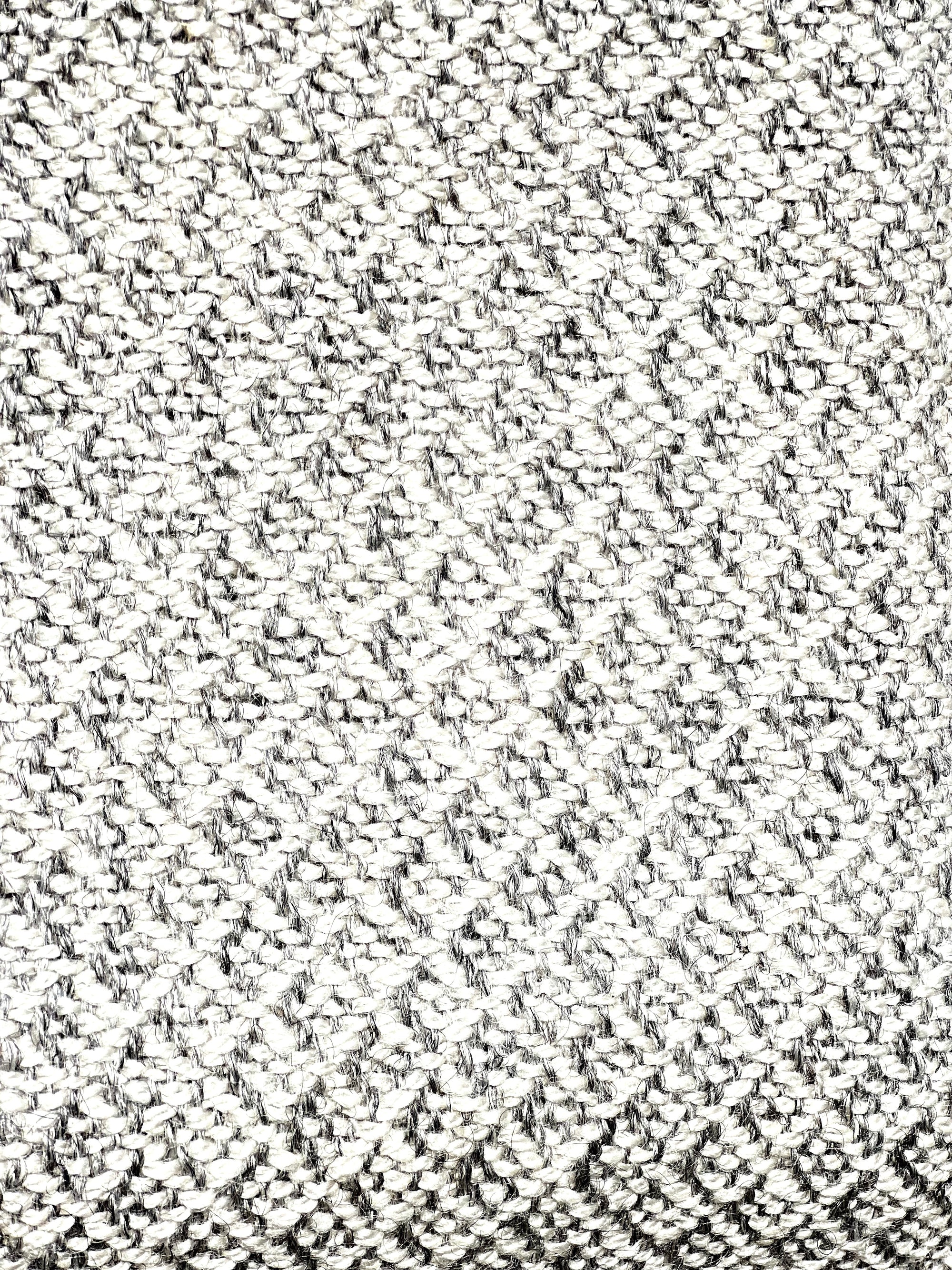 Finely Woven Blanket Scarf in Cream/Gray Plaited Diamond Weave