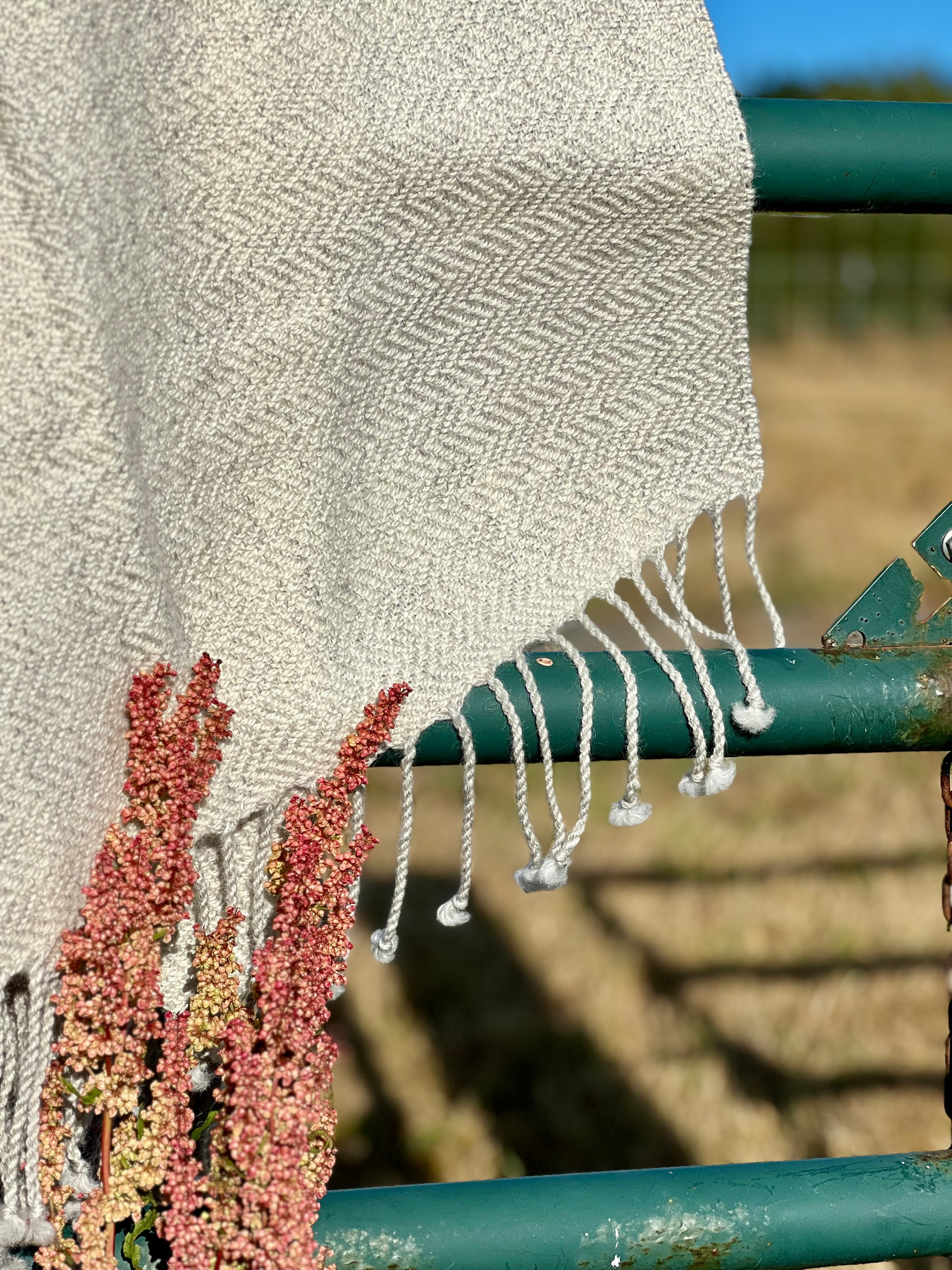 Finely Woven Blanket Scarves Cream/light gray herringbone